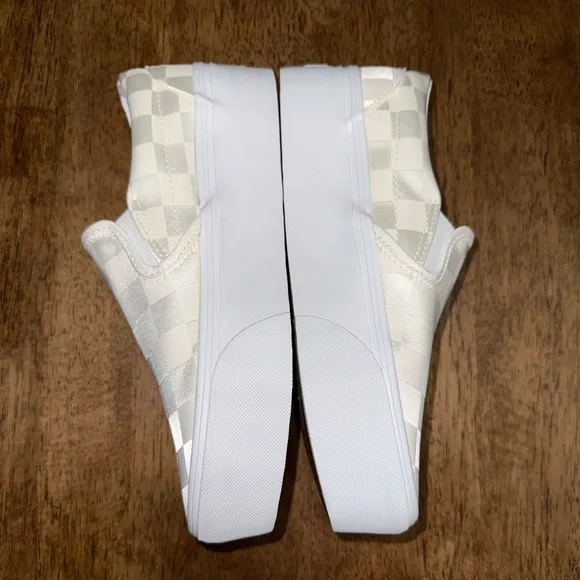 NEW VANS CHECKERED STACKFORM PLATFORM SLIP ON SHINY SATIN IVORY CHECKERED SZ 9 - Picture 4 of 14